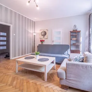 apartament-staroofka.gdanskhotel.org/